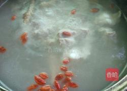 沙参枸杞排骨汤的做法图解7