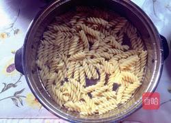 卷心菜炒螺旋面的做法图解6