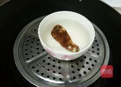 天麻乳鸽汤的做法图解2