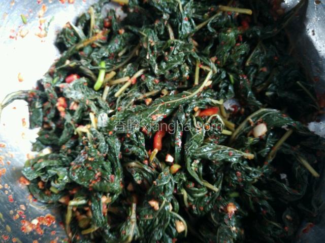 拌均匀，腌制半小时即可食用