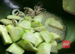 丝瓜烧鱿鱼的做法图解5