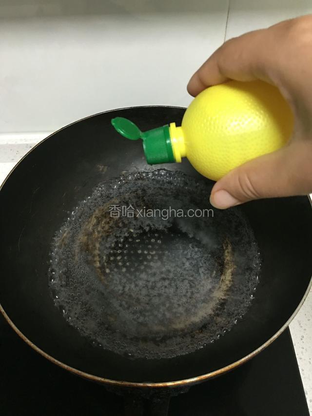 放几滴柠檬汁