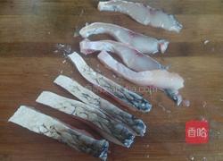 香辣鱼条的做法图解1
