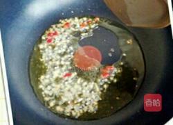 虾酱鸡蛋炒四季豆的做法图解3