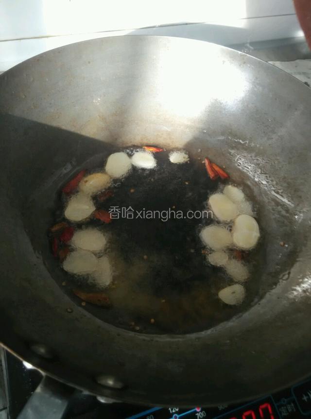 下酸炒出香味