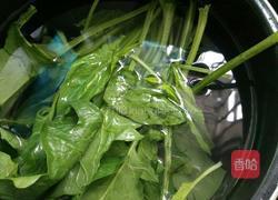 菠菜丸子汤的做法图解1