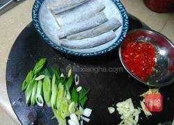 红椒煎带鱼的做法图解1