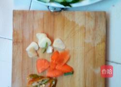 素炒黄瓜的做法图解1