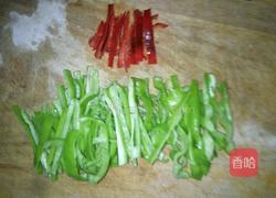 青椒炒豆腐皮的做法图解2