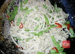 青椒炒豆腐皮的做法图解9