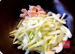 西芹炒百合腰果虾仁的做法图解7