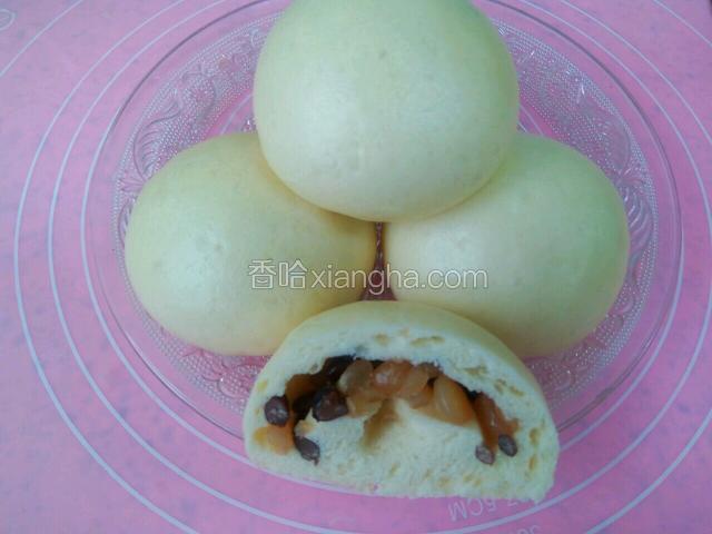 切开一个，蜜豆乖乖的在里面