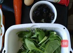 鸡蛋炒挂面的做法图解1