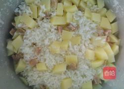腊肠土豆饭的做法图解6