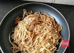 火腿肠炒面的做法图解7