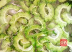 凉拌爽口苦瓜的做法图解4