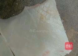 红椒芹菜鱿鱼卷的做法图解3