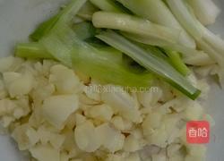 红椒芹菜鱿鱼卷的做法图解6