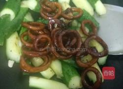 黄瓜酱爆鱿鱼圈的做法图解8