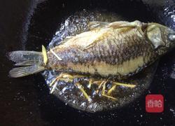 鲫鱼菌菇汤的做法图解6