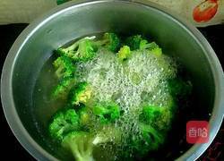 虾仁炒西蓝花的做法图解2