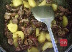 土豆焖鸭的做法图解7