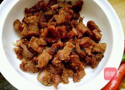 青红辣子肉的做法图解4