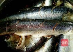 双椒烧双鱼的做法图解1