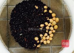 黑米豆浆的做法图解1