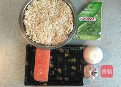 香草鲑鱼炖饭的做法图解1