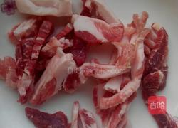 小白菜炒肉的做法图解1