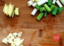 青椒鱿鱼花的做法图解2