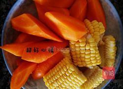 胡萝卜玉米骨头汤的做法图解3
