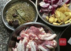 酱血鸭的做法图解1