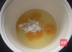 葡萄干马芬杯的做法图解2