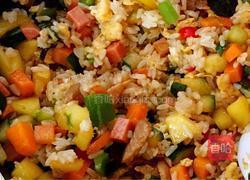 菠萝蛋炒饭的做法图解6