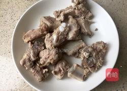 苦瓜酸菜排骨汤的做法图解3