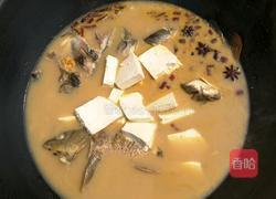 铁锅炖野生鱼的做法图解10