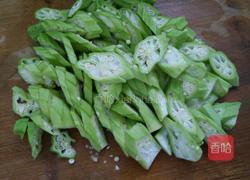 辣炒秋葵的做法图解2