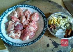 特香的粉蒸排骨的做法图解2