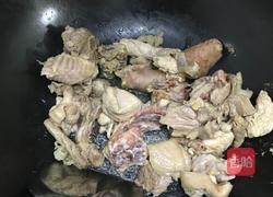 香菇炖鸡的做法图解1