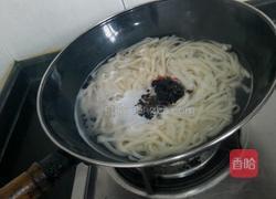 麻辣豆瓣酱宽带面条的做法图解6