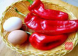 红椒炒蛋的做法图解1