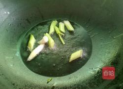 海鲜菇炒蒜的做法图解3