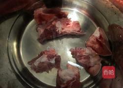 红豆薏米骨头汤的做法图解4