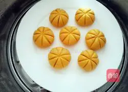 Illustration of how to make steamed pumpkin cakes 10