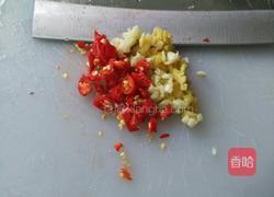 蒜苗炒鱿鱼的做法图解1