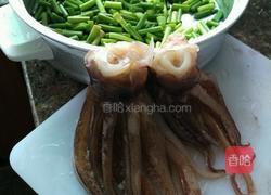 蒜苗炒鱿鱼的做法图解2