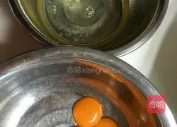 Illustration of how to make eight-inch cocoa chiffon cake 1