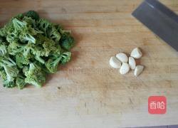 蒜蓉西兰花的做法图解1